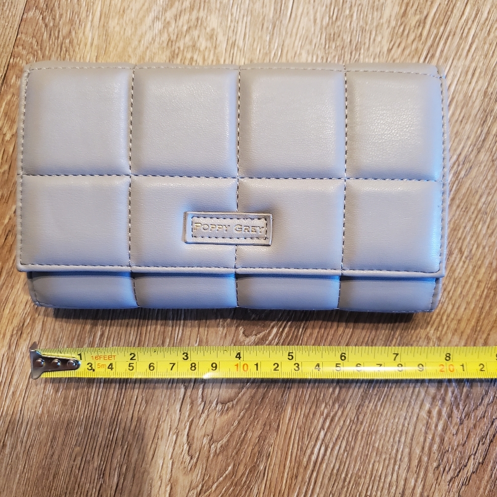 Poppy Grey